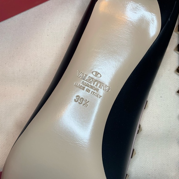 Sold Valentino Black Rockstud Trim 50mm pumps - Picture 3 of 5